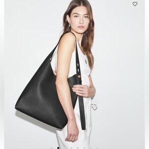 Tory Burch EUC Women’s Romy Hobo Bag in Black W/ Dust Bag